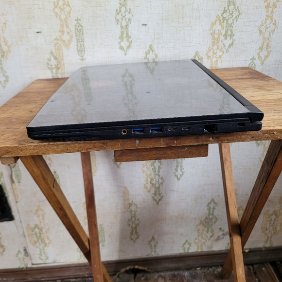 Laptop - Picture 3 of 9